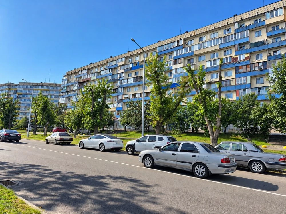 Sale of a 2-room apartment in Ukraine, Dniprovsky Prospect