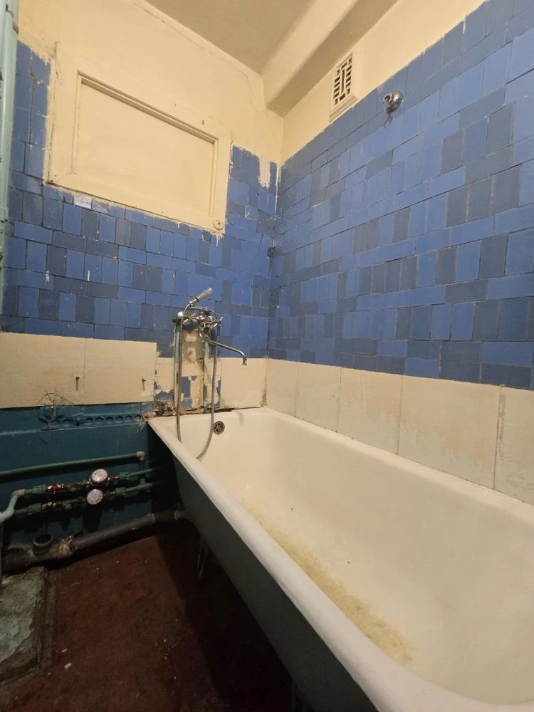 Sale of a 2-room apartment in Ukraine, Dniprovsky Prospect