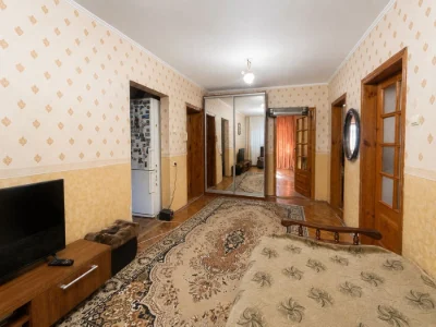 Продажа квартиры, м. Украина, Сосновая, 4