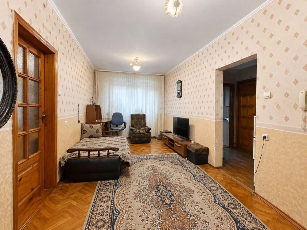 Продажа квартиры, м. Украина, Сосновая, 4
