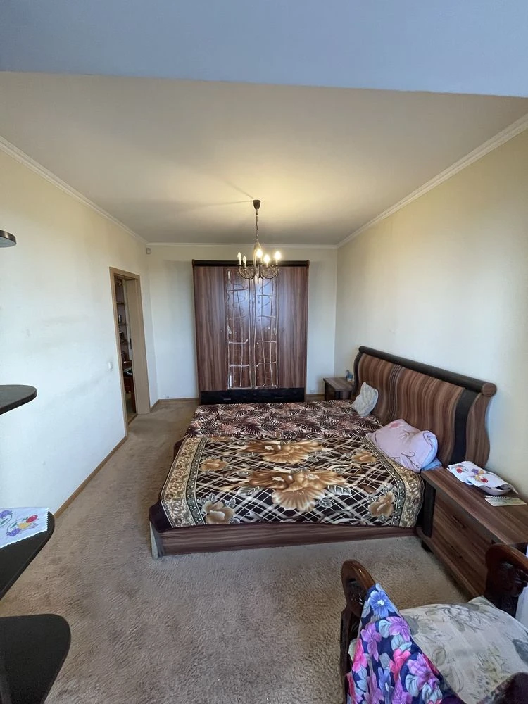 For Sale: Panoramic 3-bedroom apartment in Ukraine