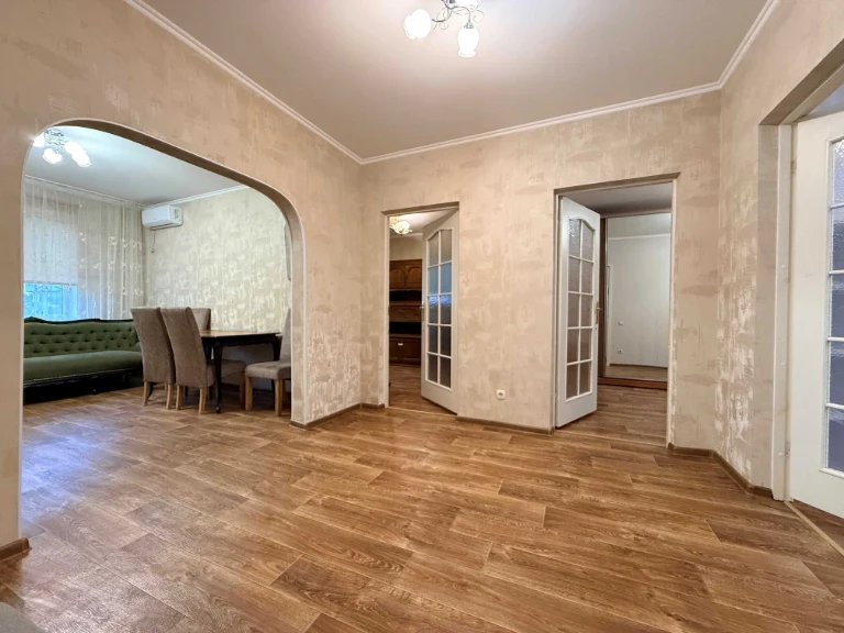 Продаж ВЛАСНИКОМ 4-кімнатної квартири в м. Українка. Можливі