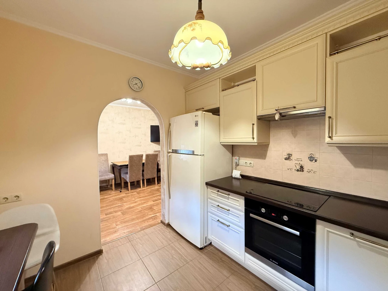 FOR SALE BY OWNER: 4-room apartment in the city of Ukraine. Possible