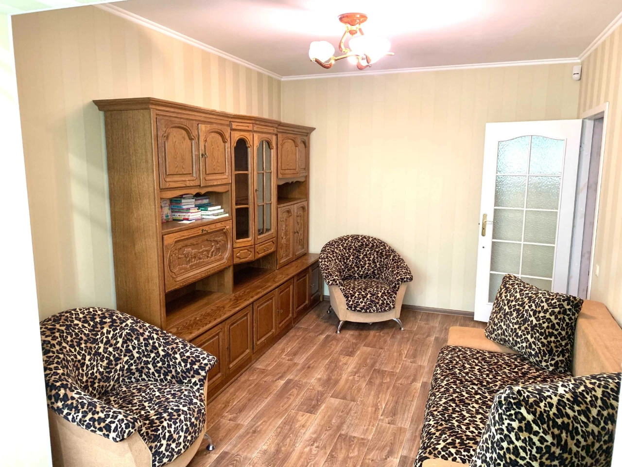 FOR SALE BY OWNER: 4-room apartment in the city of Ukraine. Possible
