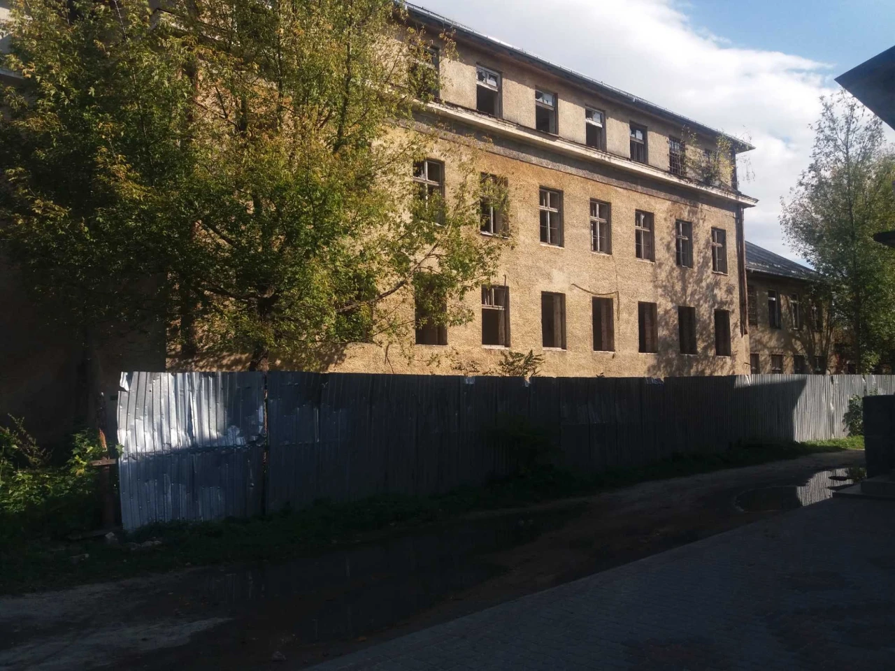 Sale - Exchange of a multi-apartment building in Rava-Ruska.