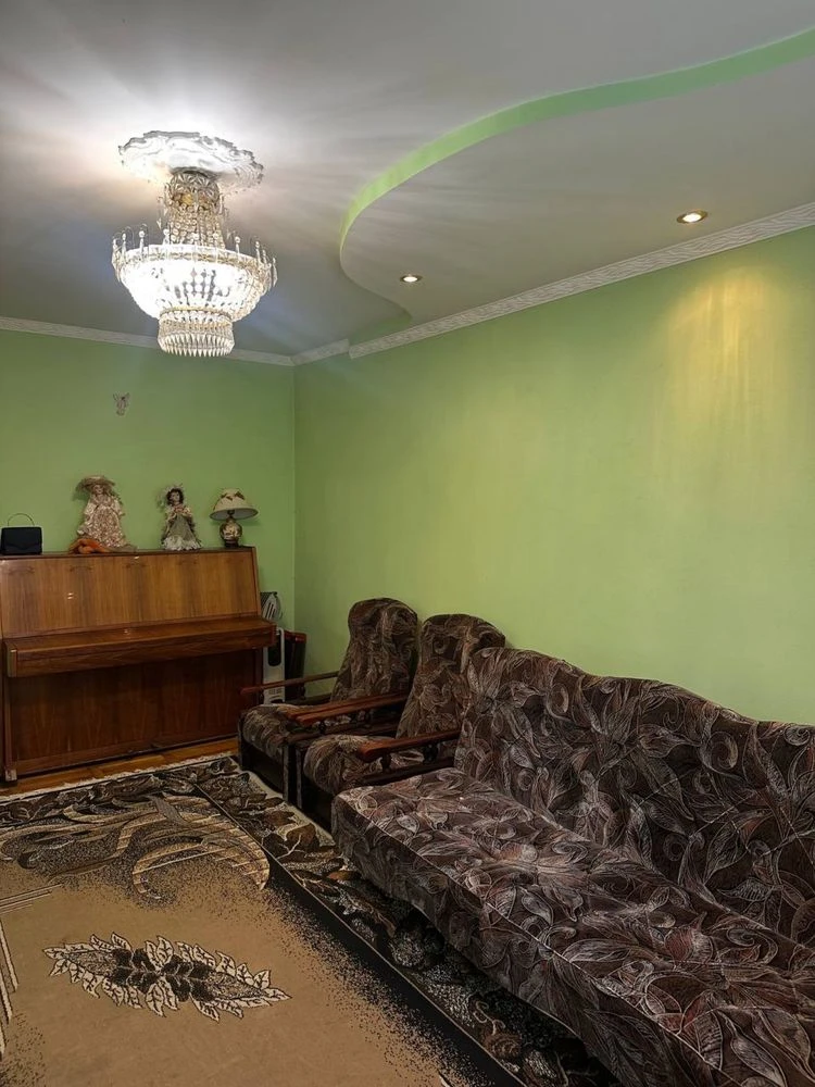 Продам квартиру 76 м2 в Новому Роздолі
