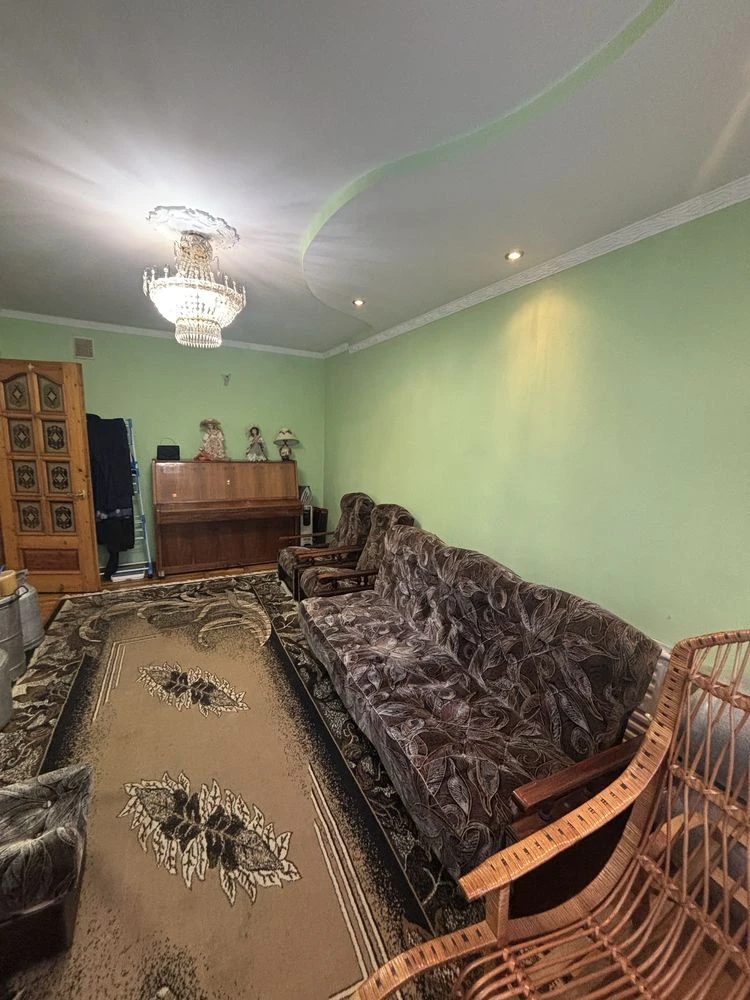 Продам квартиру 76 м2 в Новому Роздолі