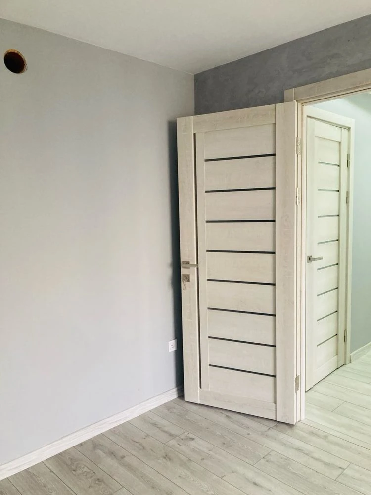 Продам трьох кімнатну у м.Новий Розділ.