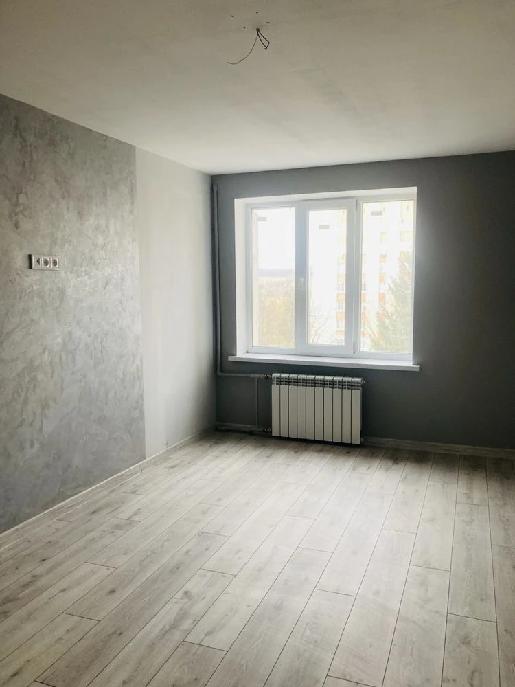 Продам трьох кімнатну у м.Новий Розділ.