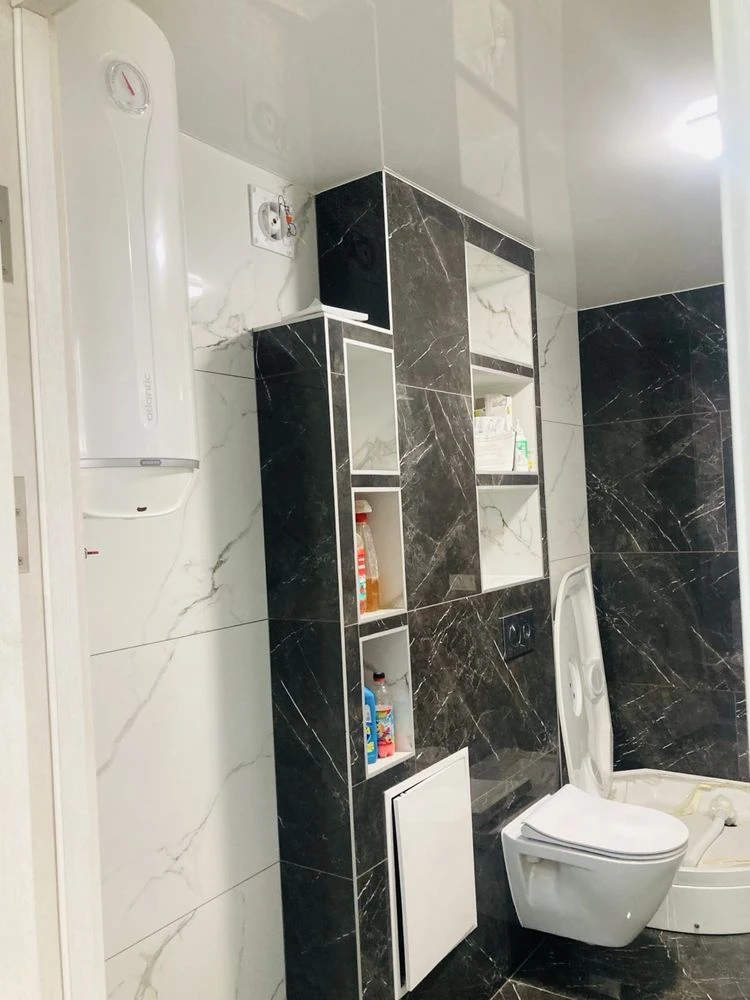 Продам трьох кімнатну у м.Новий Розділ.