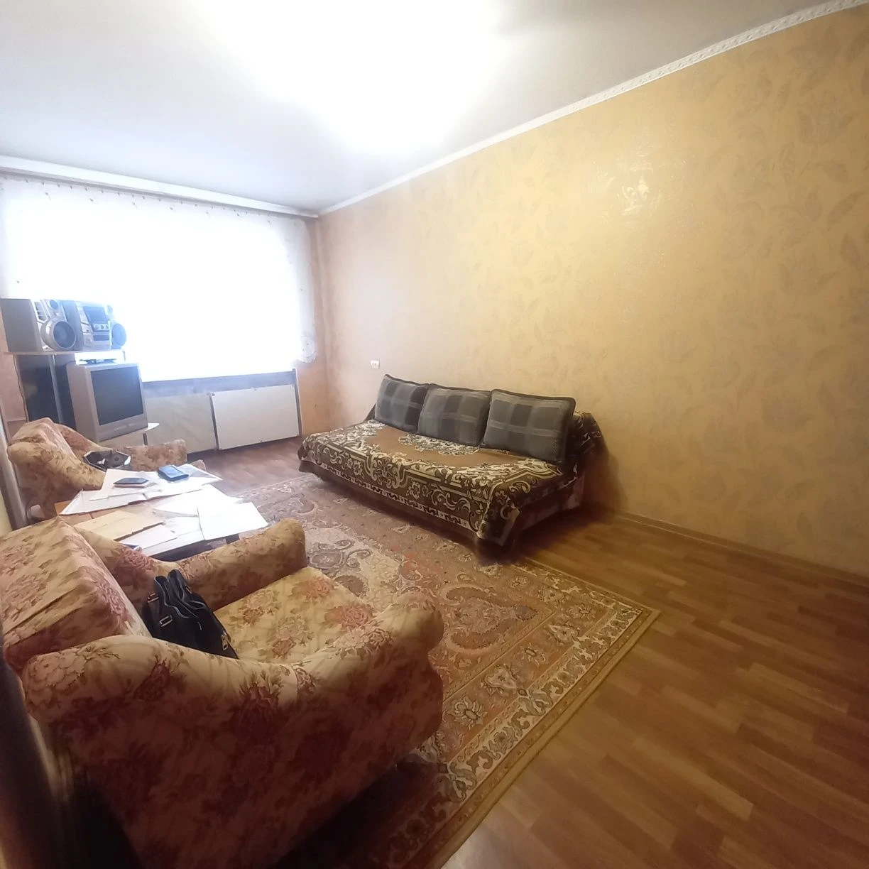 Продам м.Мерефа 3х.кімн.квартира 63м.ремонт.27тис.