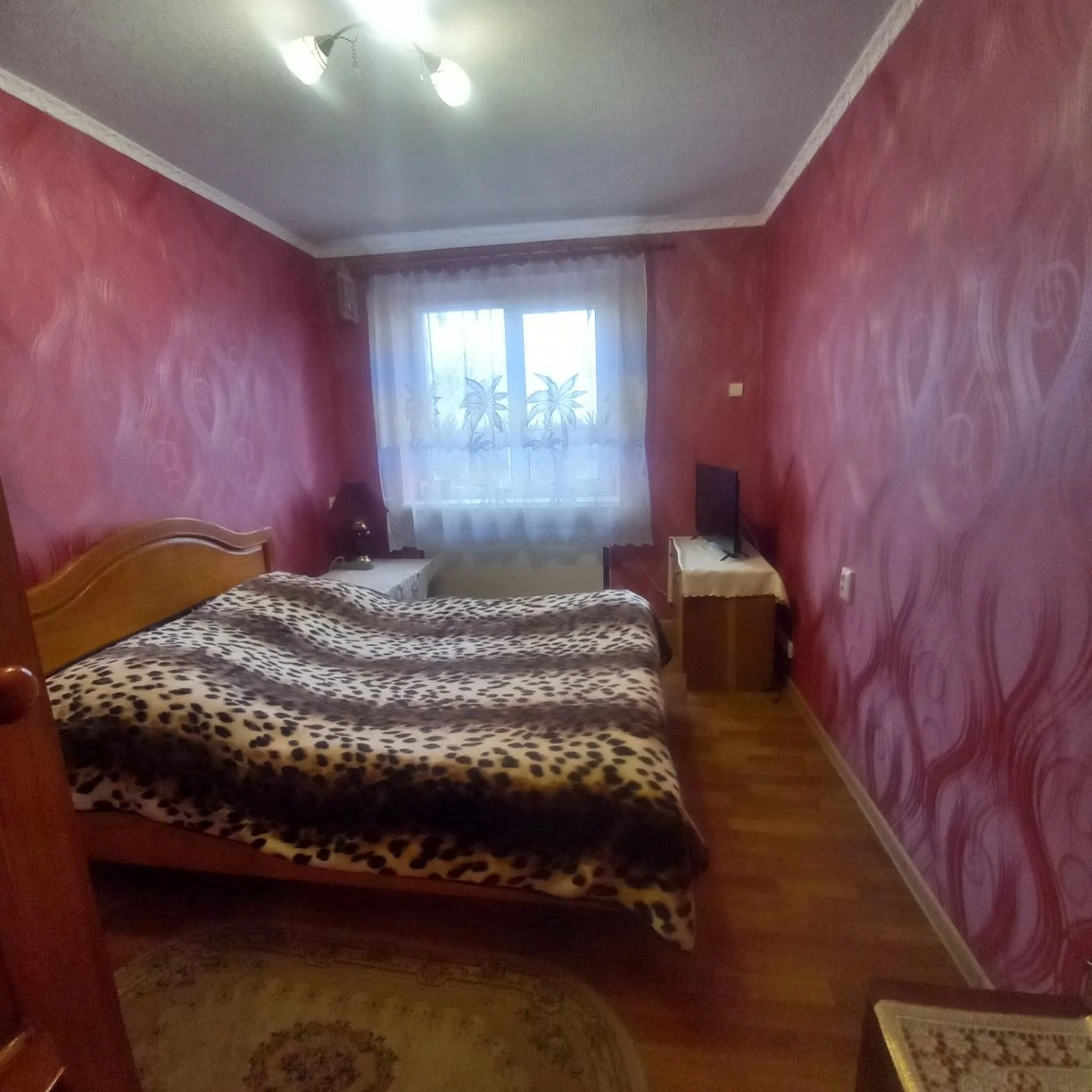 Продам м.Мерефа 3х.кімн.квартира 63м.ремонт.27тис.