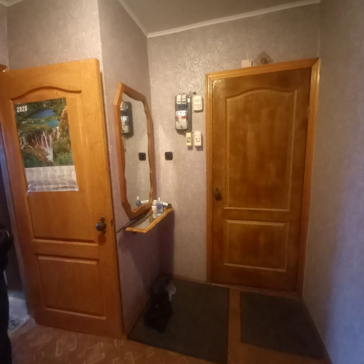 Продам м.Мерефа 3х.кімн.квартира 63м.ремонт.27тис.