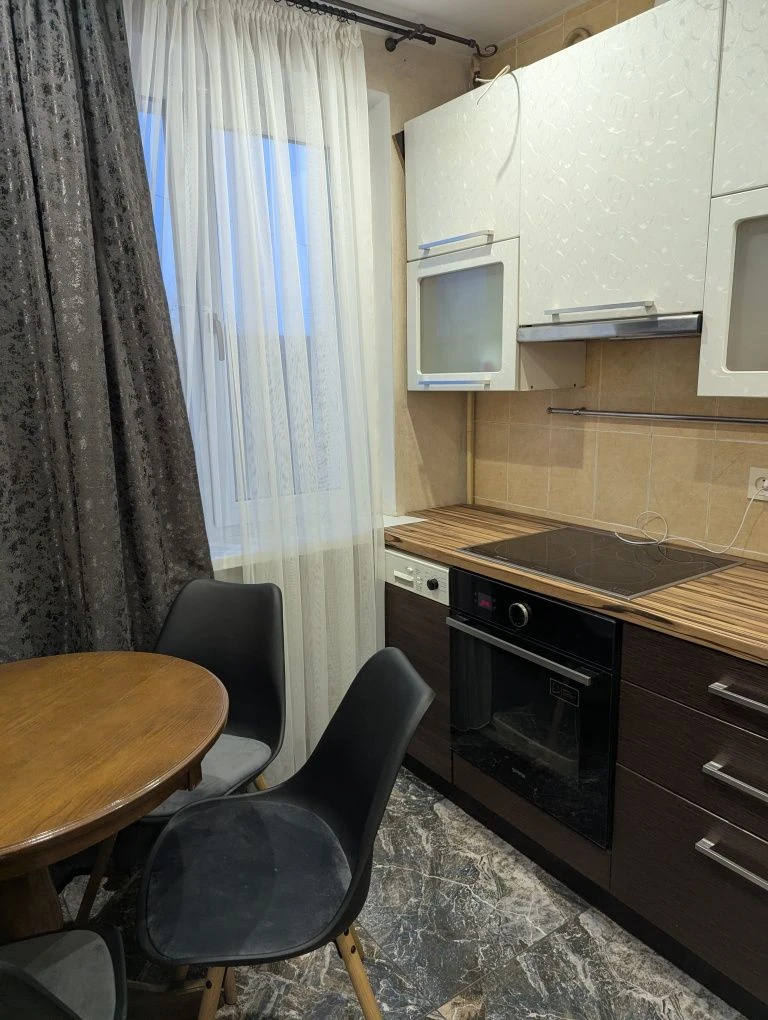 ПРОДАМ хорошу ТРИКІМНАТНУ квартиру в м. Ніжин. Можна під ЄВі