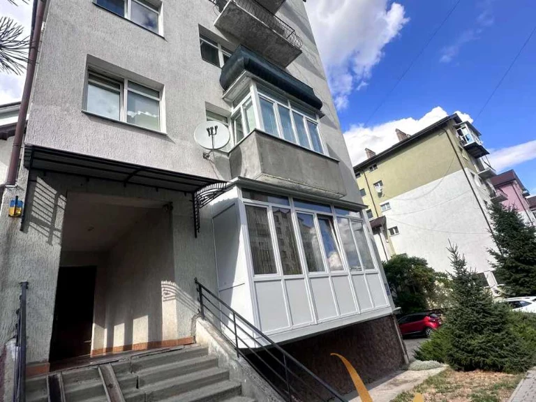 Apartment. Vynnyky (Lviv), Vinnia Gora st.