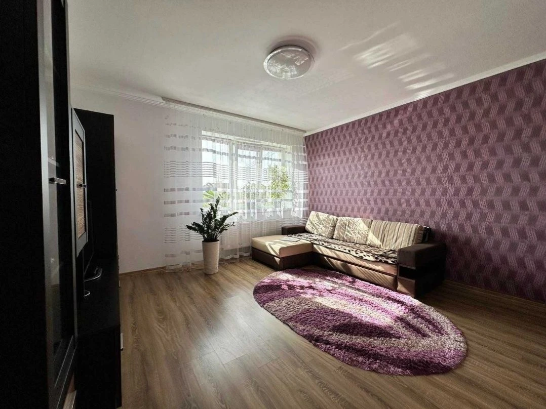 Продам від власника 1 кім-ну кв-ру на  Винниках,м.Львів. 41.
