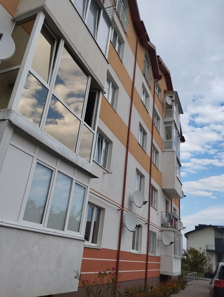 Продам від власника 1 кім-ну кв-ру на  Винниках,м.Львів. 41.