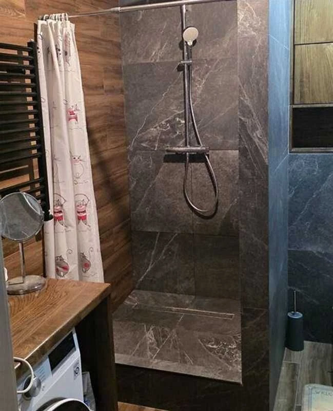 Продаж 4-к. квартири ДВОРІВНЕВА 4/4ц 103/63/40м² Винники вул
