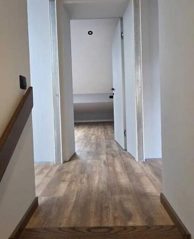 Продаж 4-к. квартири ДВОРІВНЕВА 4/4ц 103/63/40м² Винники вул