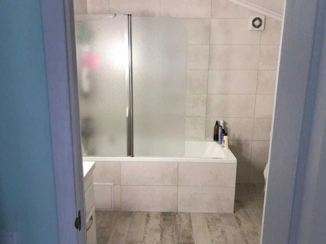 Sale of a 4-room, two-level apartment with a euro renovation and furniture