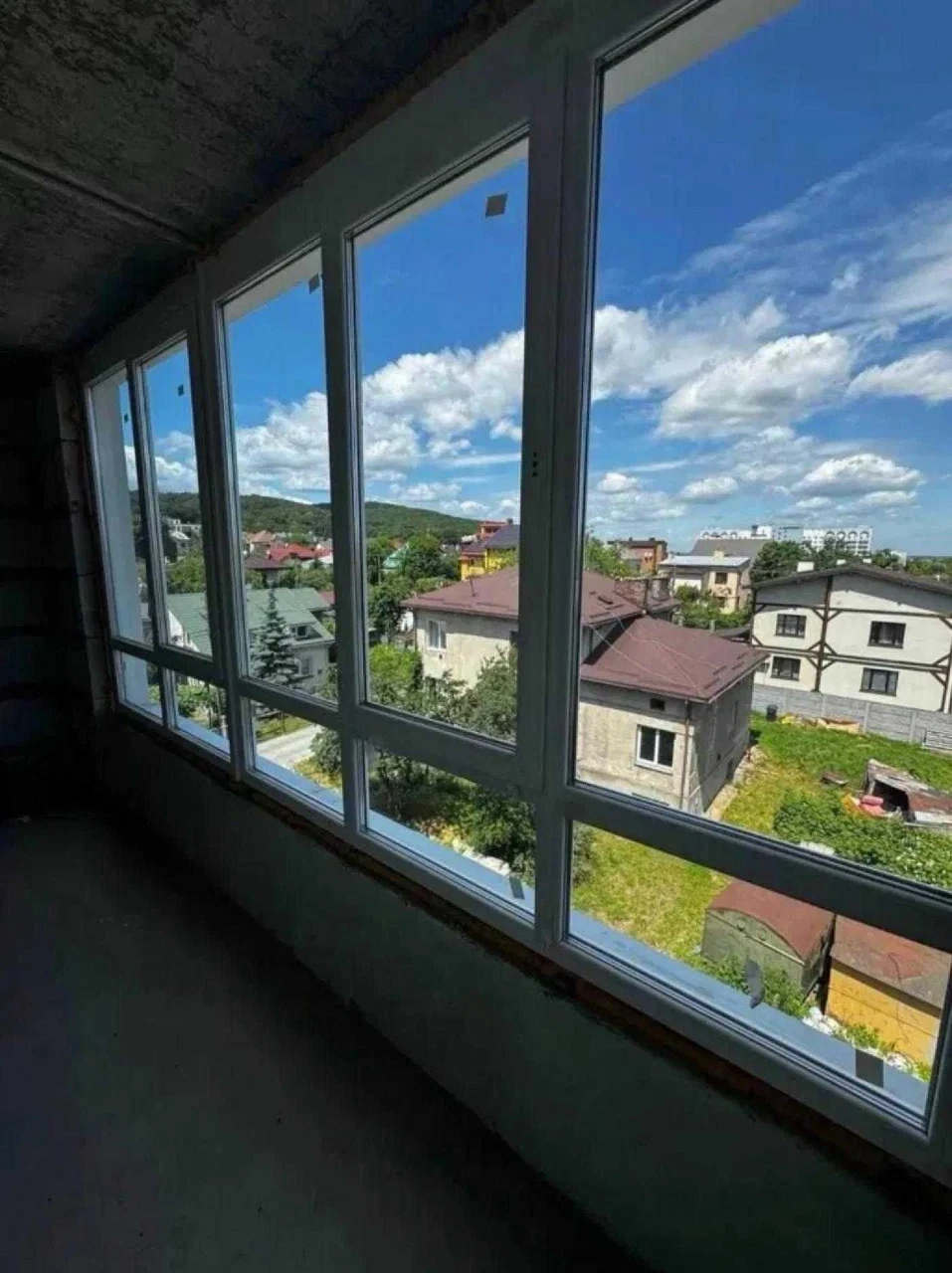 Sale of a 5-room, 2-story apartment, unfurnished, new building