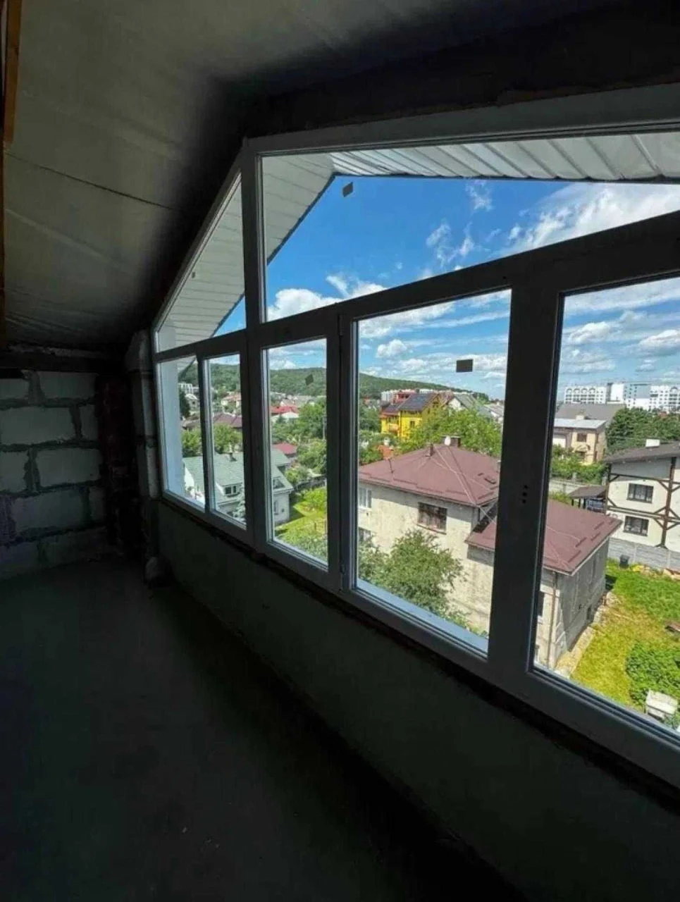Sale of a 5-room, 2-story apartment, unfurnished, new building