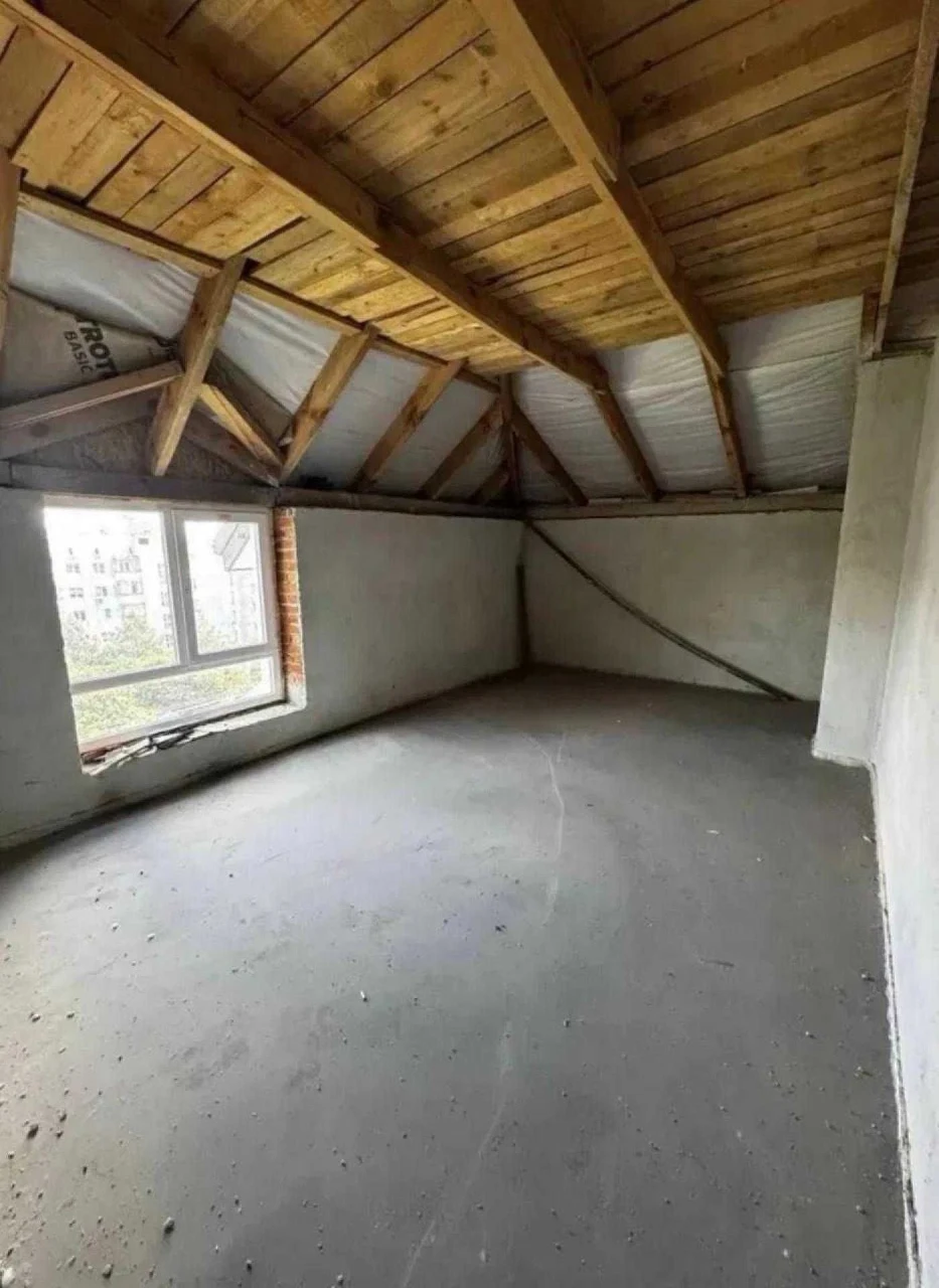 Sale of a 5-room, 2-story apartment, unfurnished, new building