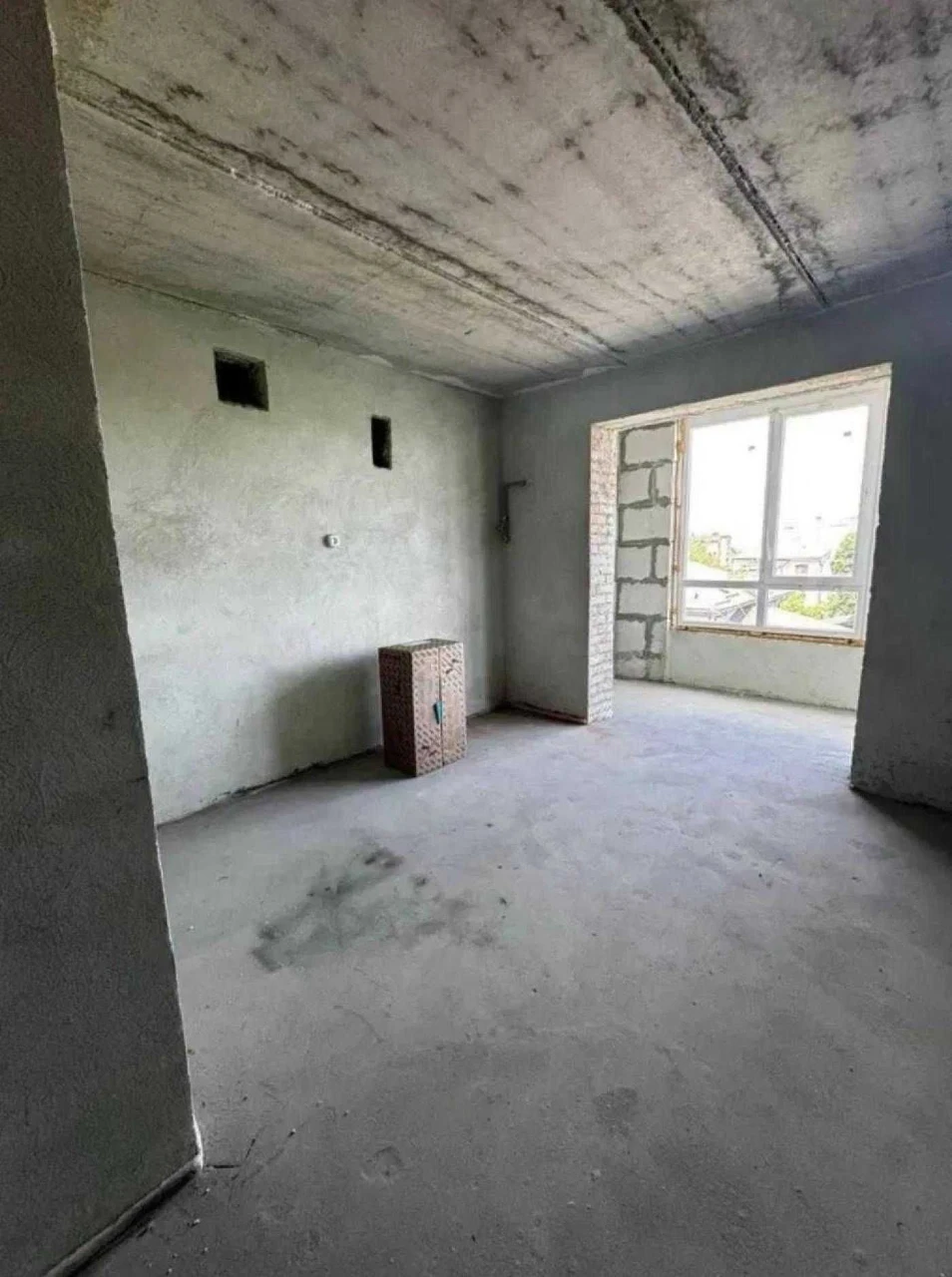 Sale of a 5-room, 2-story apartment, unfurnished, new building