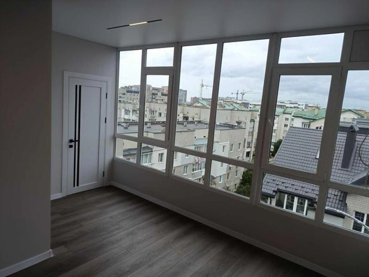 Sale of a 2-room apartment with a euro-renovation in a new building, location
