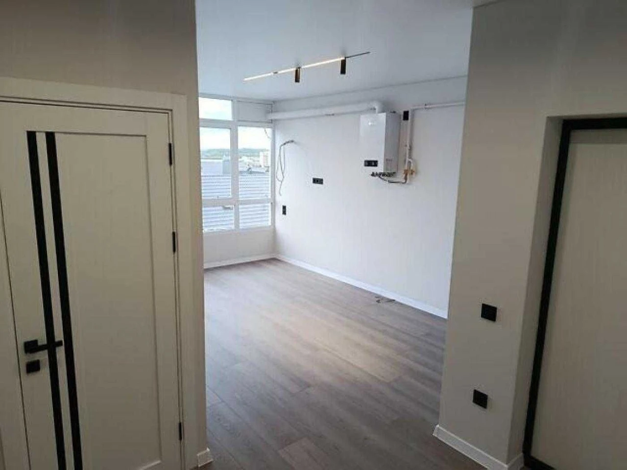 Sale of a 2-room apartment with a euro-renovation in a new building, location