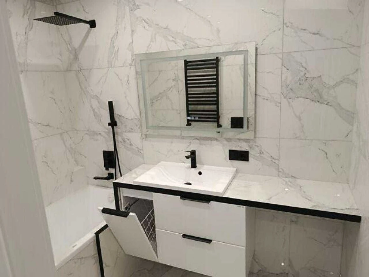 Sale of a 2-room apartment with a euro-renovation in a new building, location