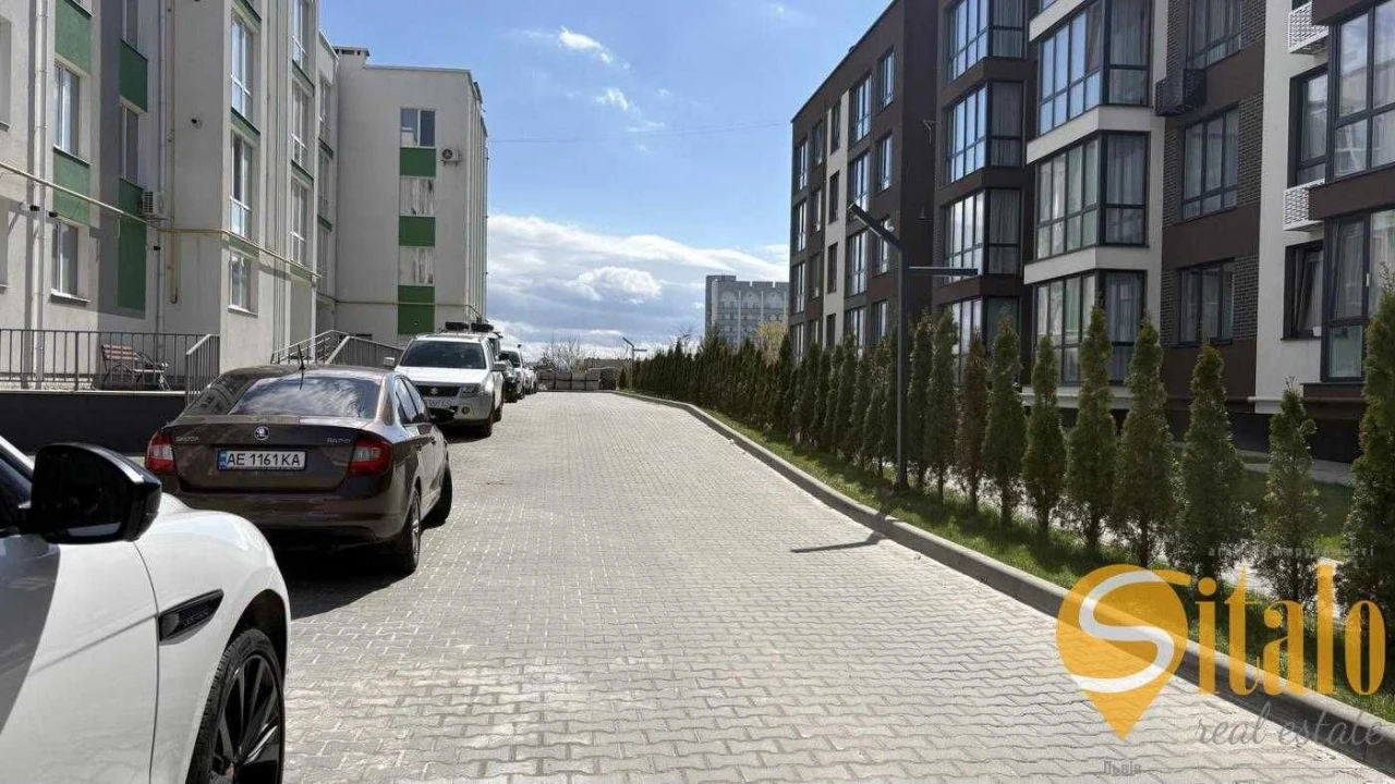 Продаж 1 кімнатної квартири без ремонту у новобудові, місто