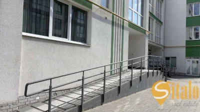 Продаж 1 кімнатної квартири без ремонту у новобудові, місто