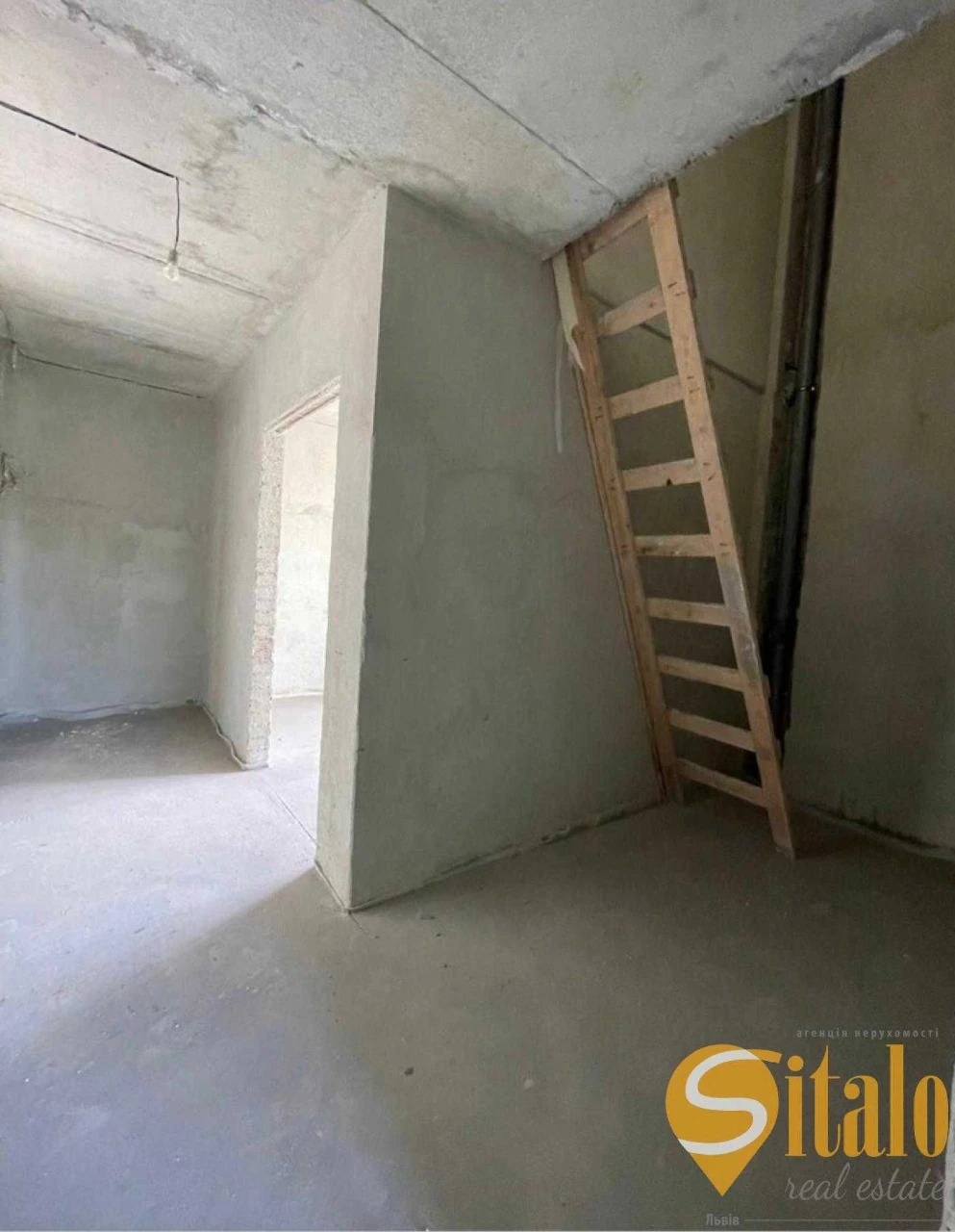 Продаж 3 кімнатної 2 рівневої квартири у новобудові, місто В