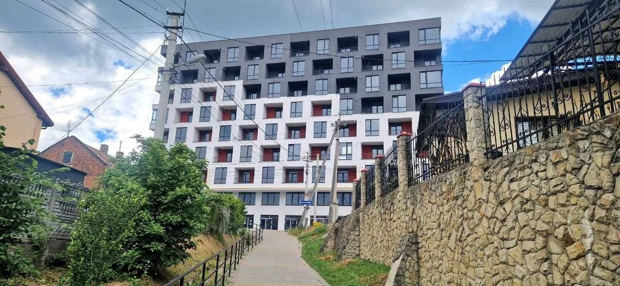 Продається 2-кімнатна квартира площею 72 м² у  ЖК Галицький.