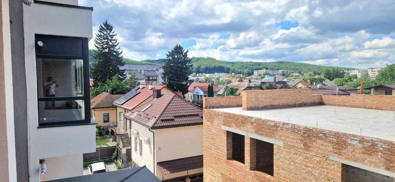 Продається 2-кімнатна квартира площею 72 м² у  ЖК Галицький.