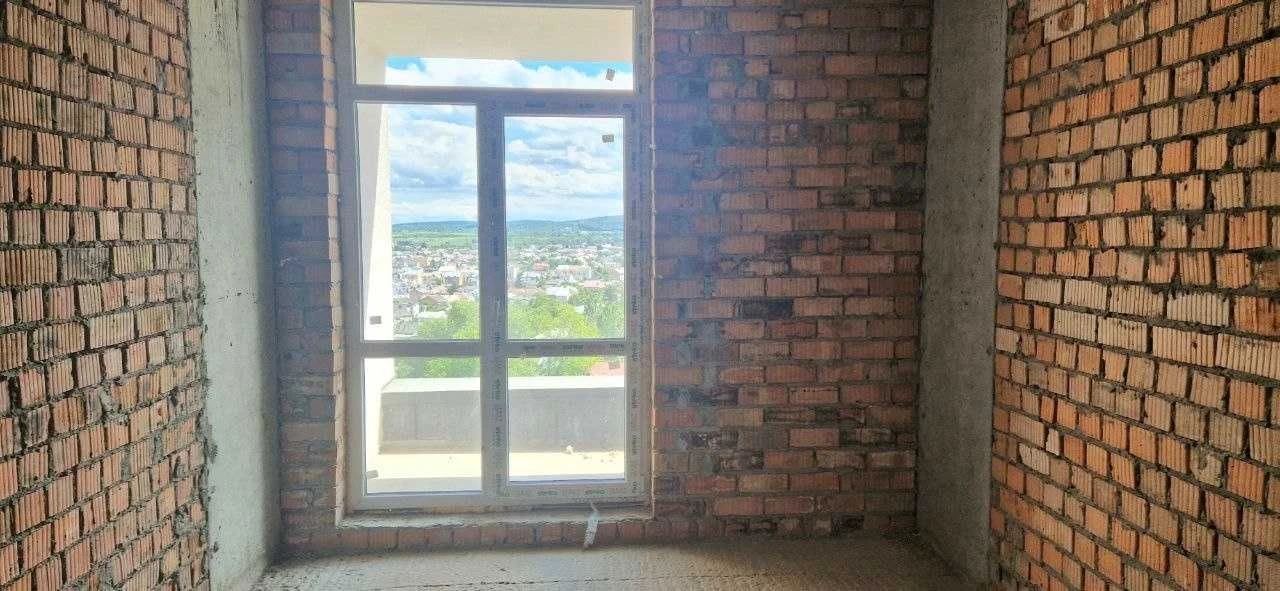 Продається 2-кімнатна квартира площею 72 м² у  ЖК Галицький.