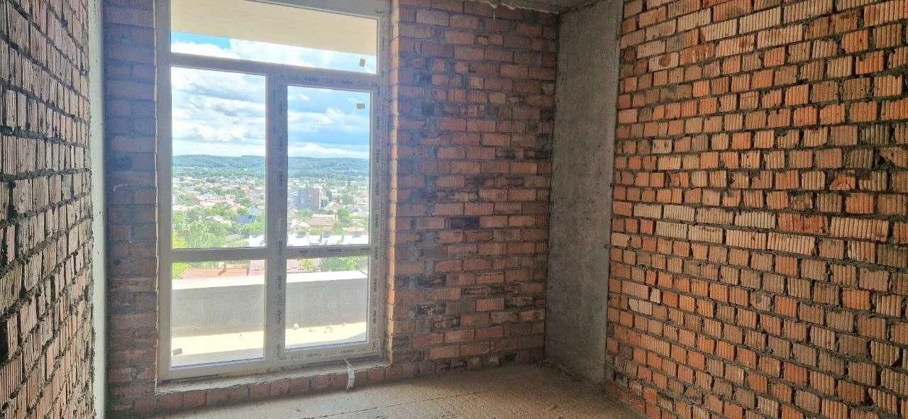 Продається 2-кімнатна квартира площею 72 м² у  ЖК Галицький.
