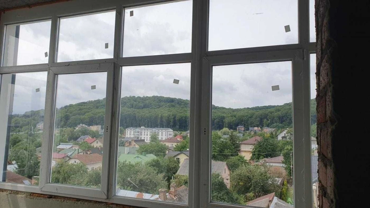 Sale of a 5-room, two-story apartment, unfurnished in a new building