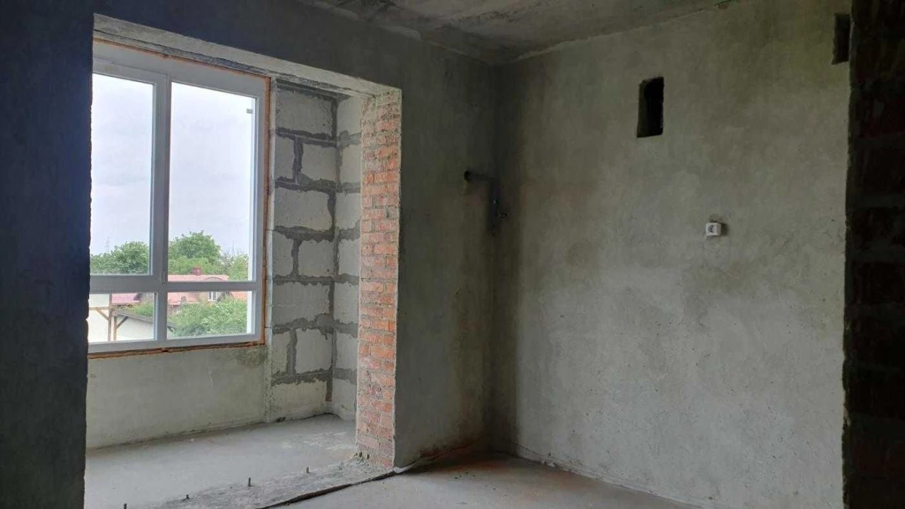 Sale of a 5-room, two-story apartment, unfurnished in a new building