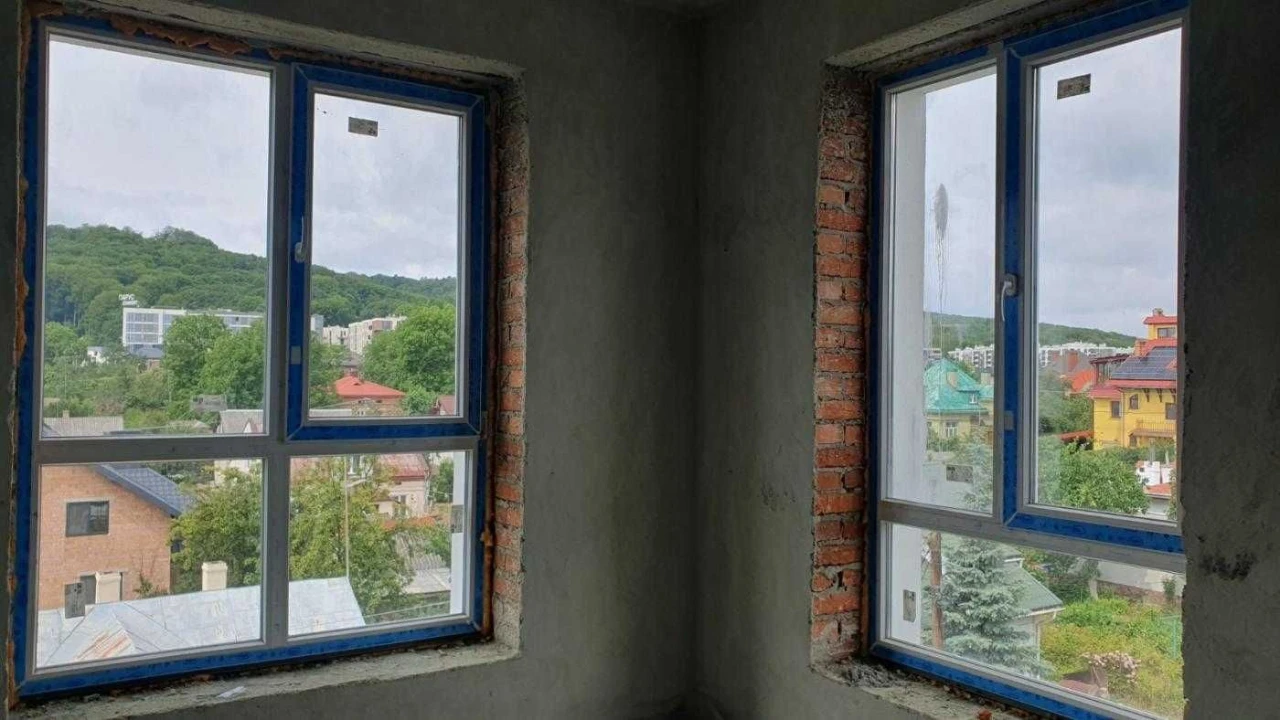 Sale of a 5-room, two-story apartment, unfurnished in a new building