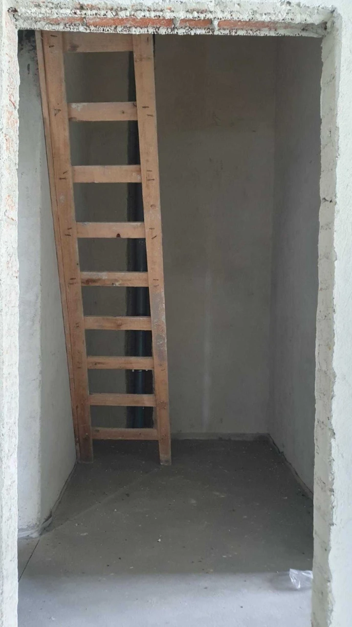 Sale of a 5-room, two-story apartment, unfurnished in a new building