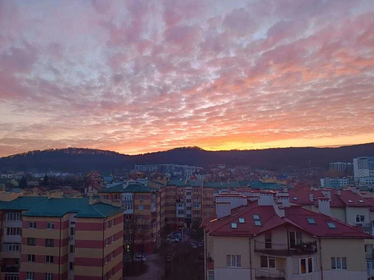 Продаж 1-к. квартири З РЕМОНТОМ 46/26/20м² Винники вул. Винн
