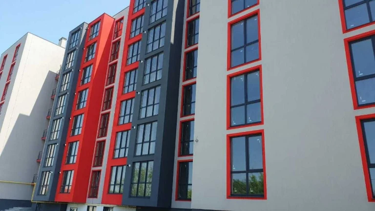 Sale of a 2-room apartment with partial renovation in a new building