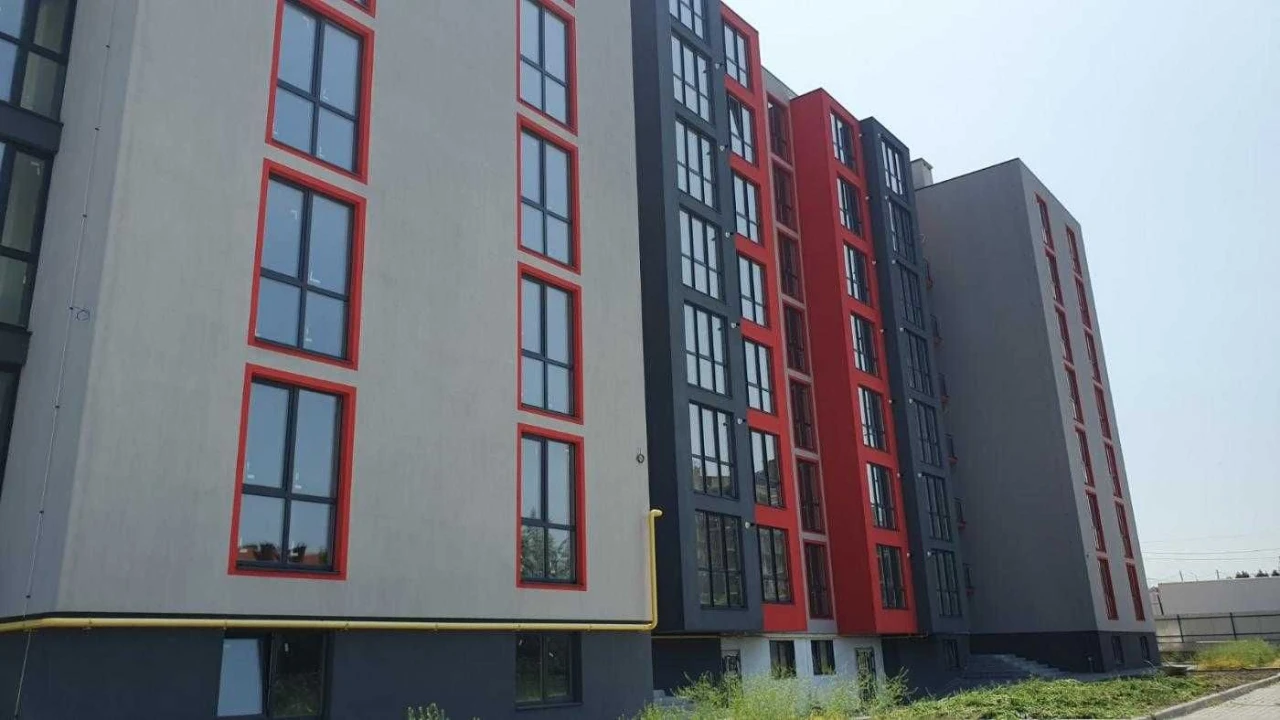 Sale of a 2-room apartment with partial renovation in a new building