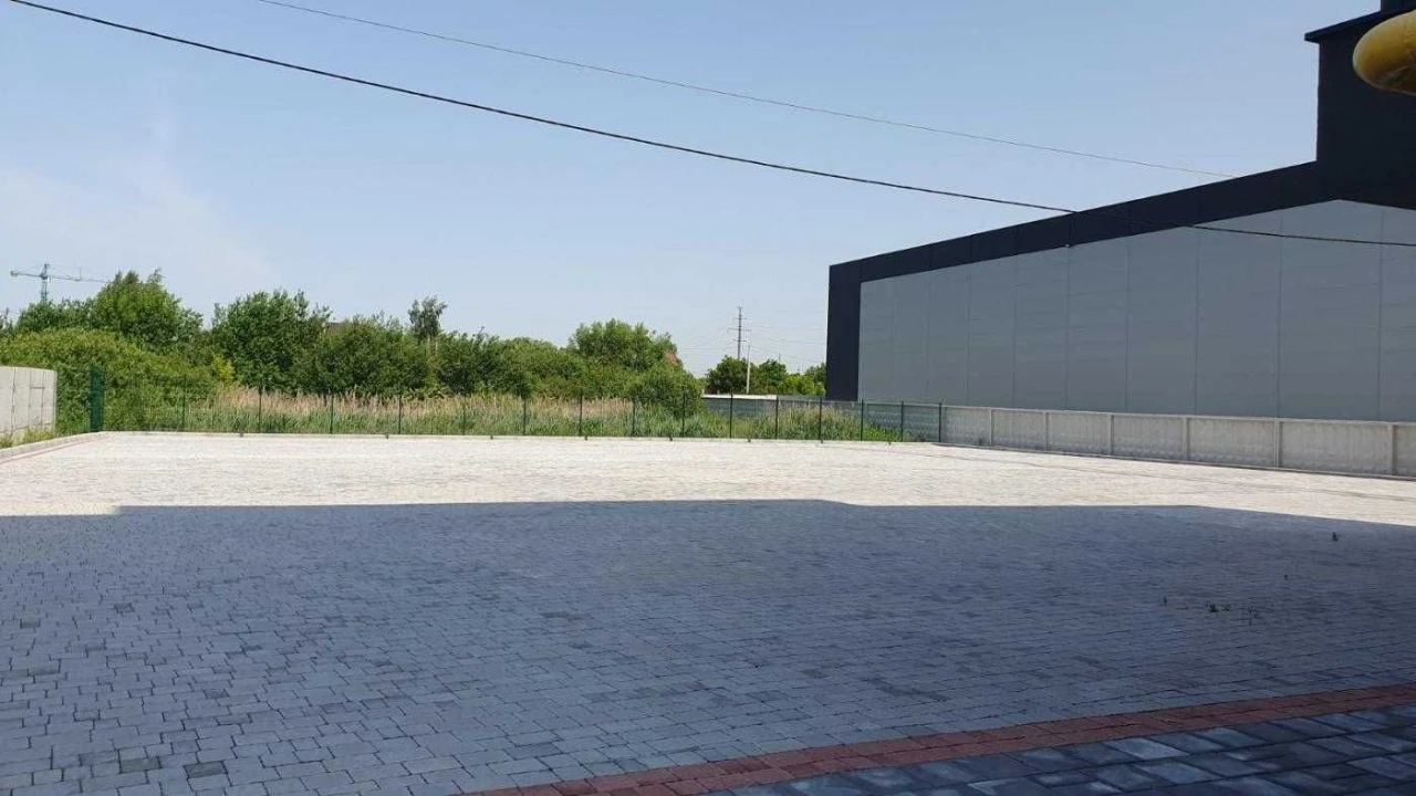 Sale of a 2-room apartment with partial renovation in a new building
