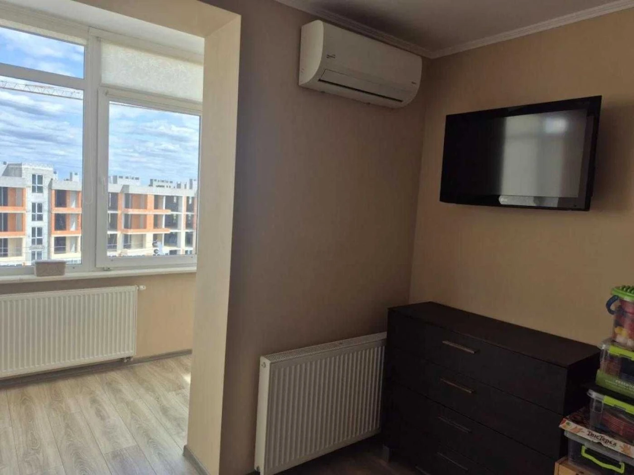 Sale of a 1-bedroom apartment renovated with furniture in a new building
