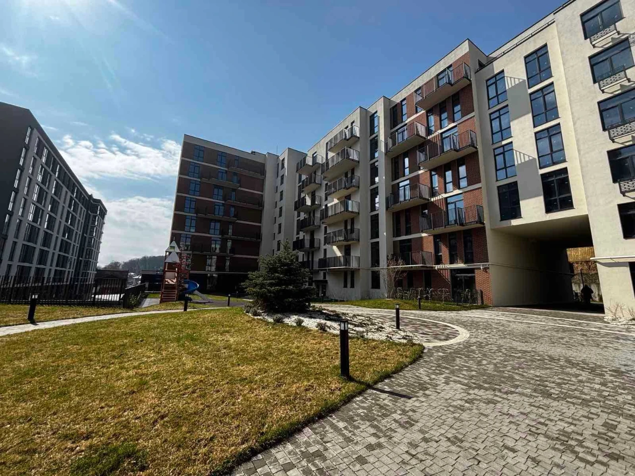 Продаж 2-кім. квартири в м. Винники