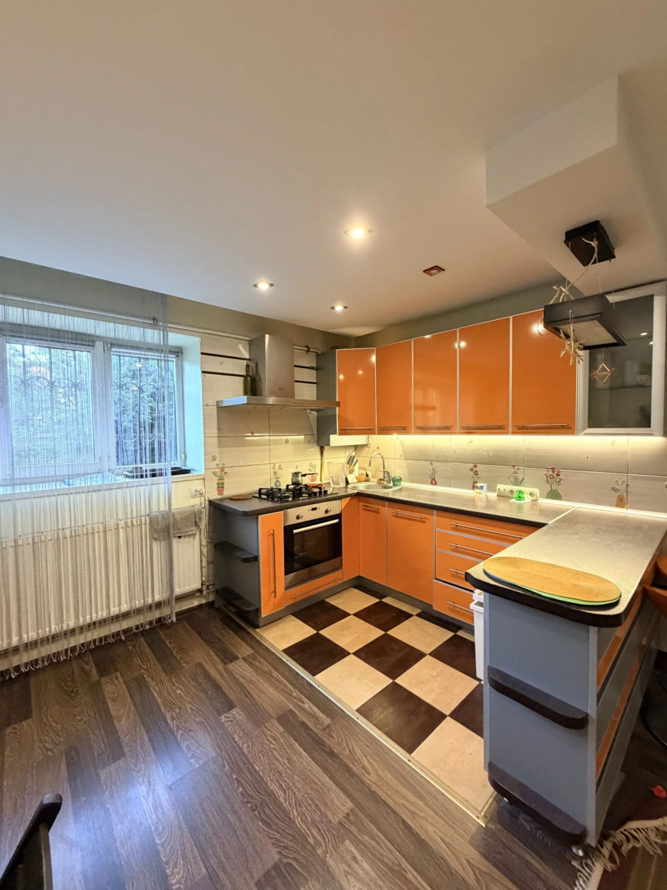 Sale of a 2-bedroom apartment 70 sq m, in. Saharova