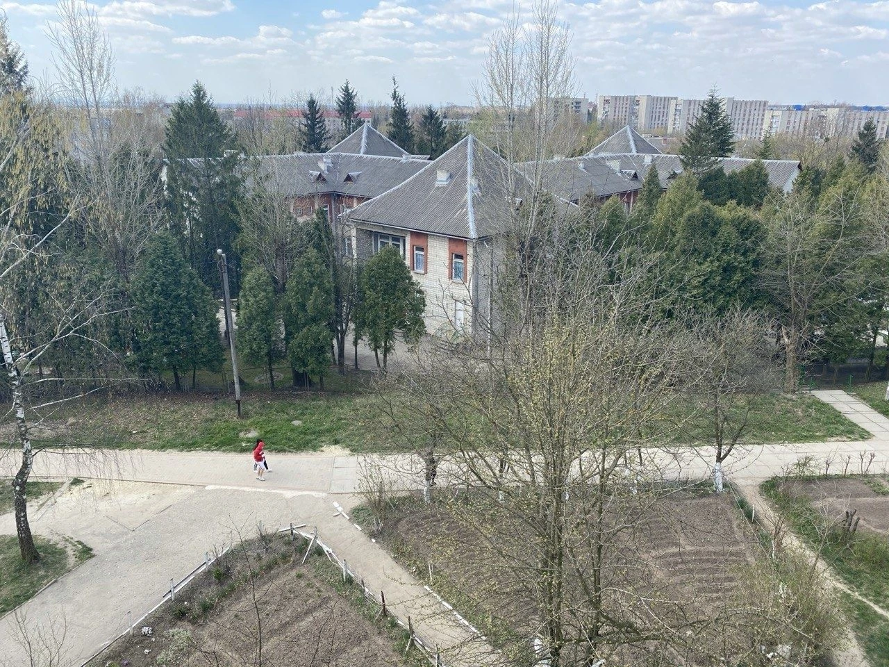 Простора 5-кімнатна квартира.